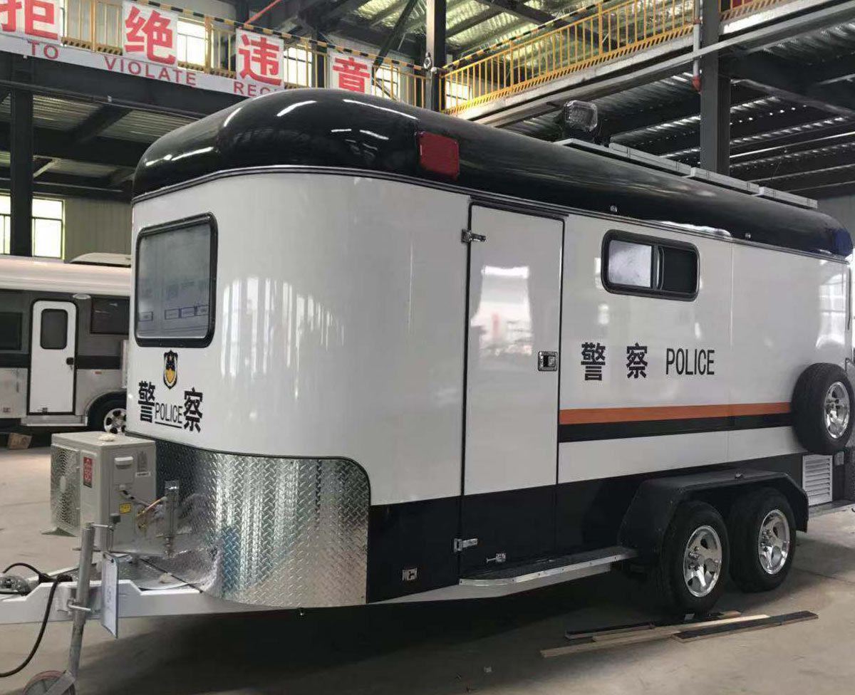 移動警務車