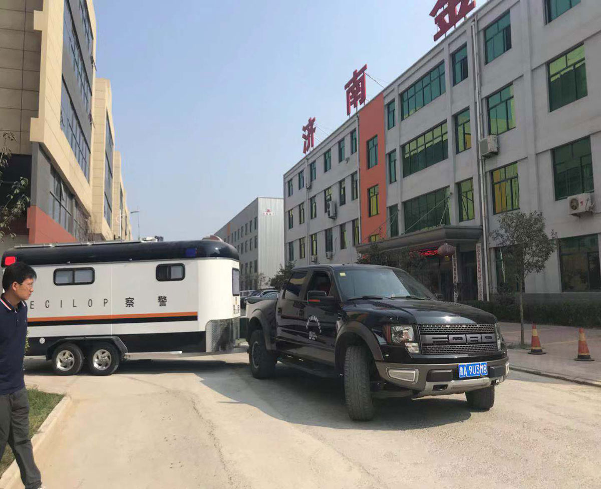 移動警務車
